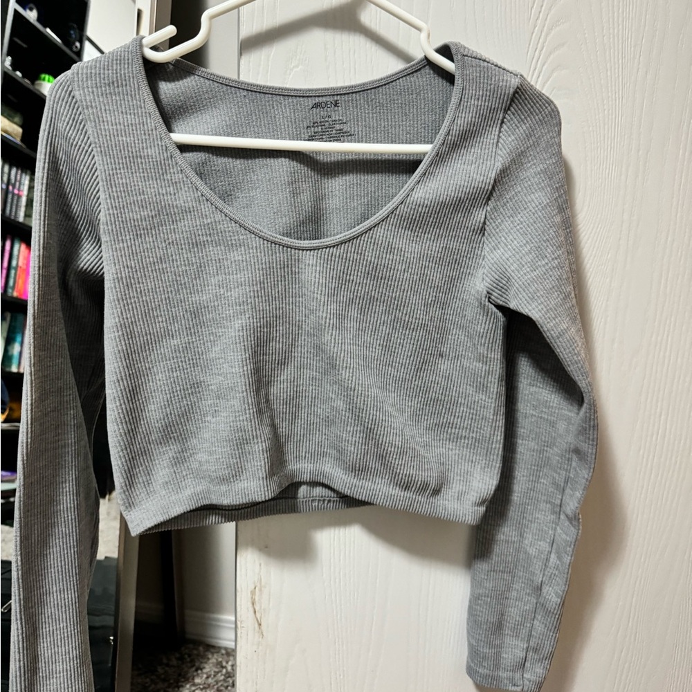 Stretchy Longsleeve Crop Top